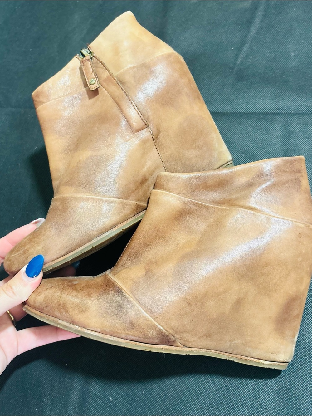 Y2K UGG Australia Carmine Wedge Ankle Boots in chestnut leather, Size 7